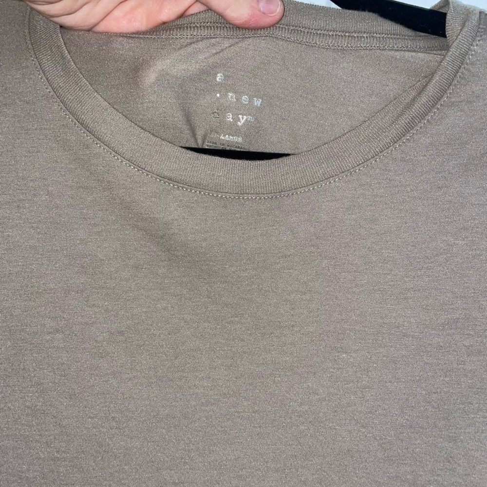 Basic taupe tee - Picture 4 of 4
